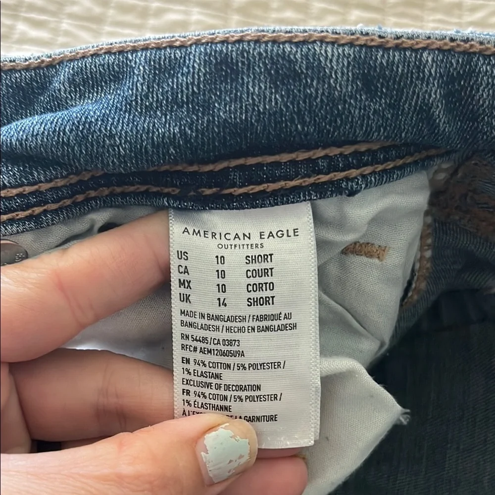 4 Pairs of Blue Jeans - American Eagle (3 prs)/ 1 Express - See Description - Picture 11 of 12